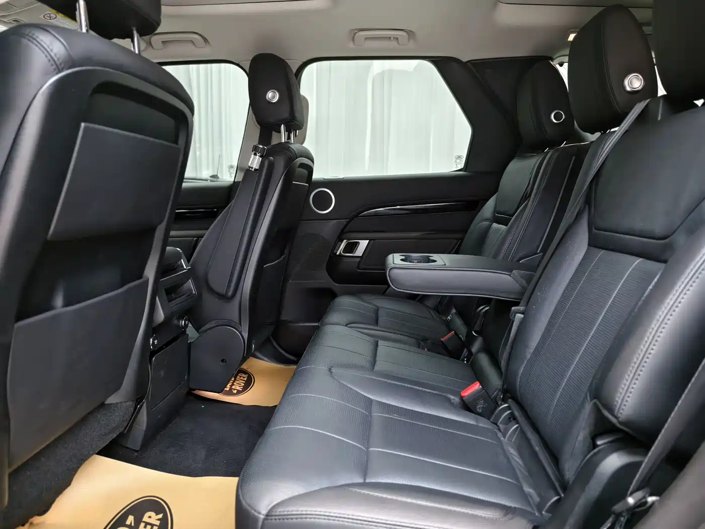 Land Rover Discovery 2019 3.0 SC V6 SE фото 6