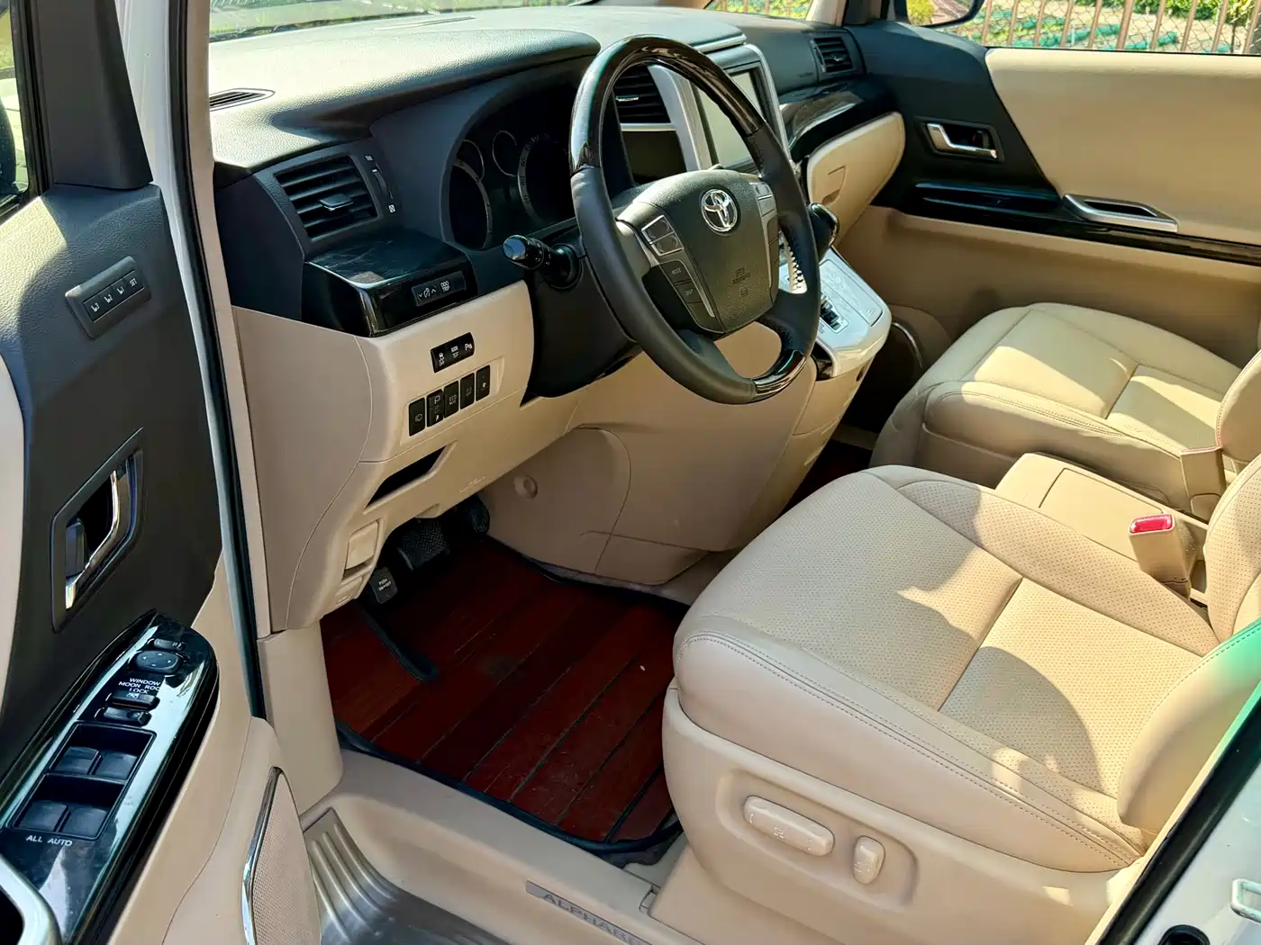 Toyota Alphard 2012 3.5L Luxury Edition фото 13