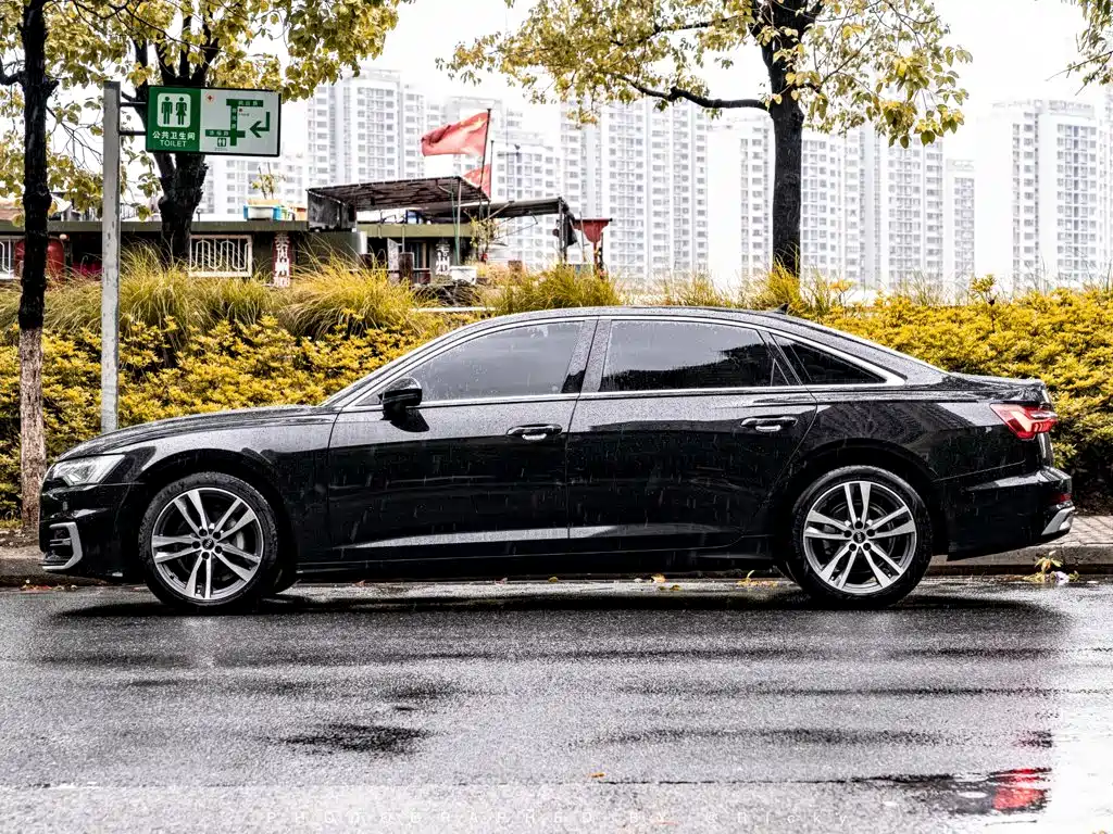 Фото 2 - Audi A6L