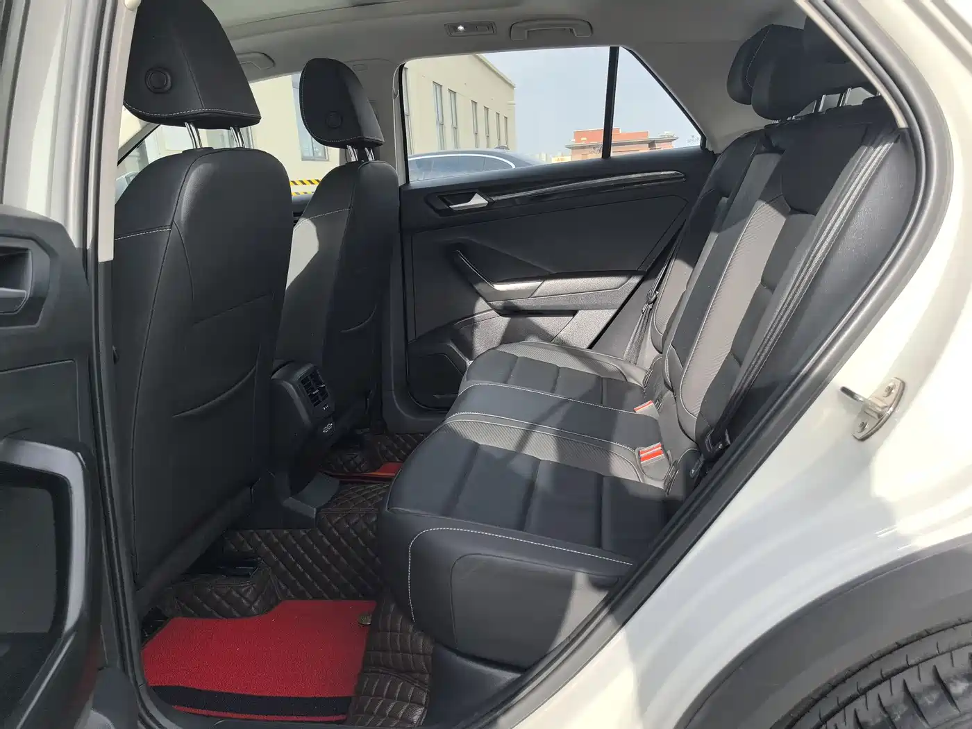 Volkswagen T-ROC 2022 280TSI DSG 2WD Comfort PLUS фото 5