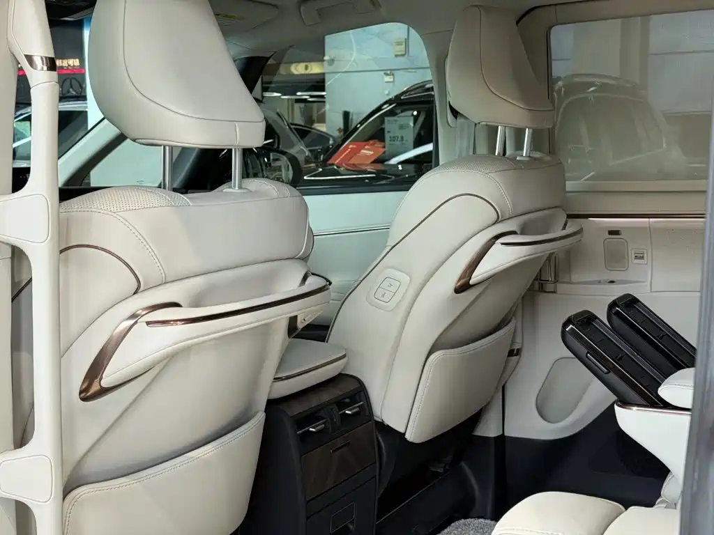 Lexus LM 2026 2025 Model 500h Six-Seater Prestige Edition