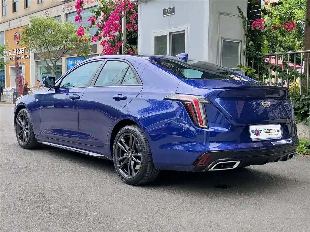 CADILLAC CT4