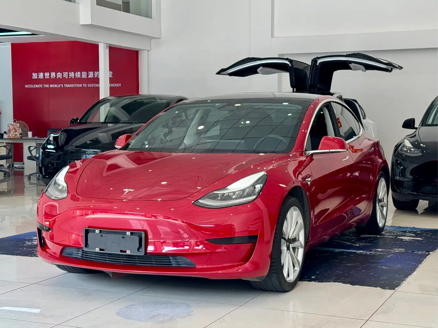 TESLA MODEL 3