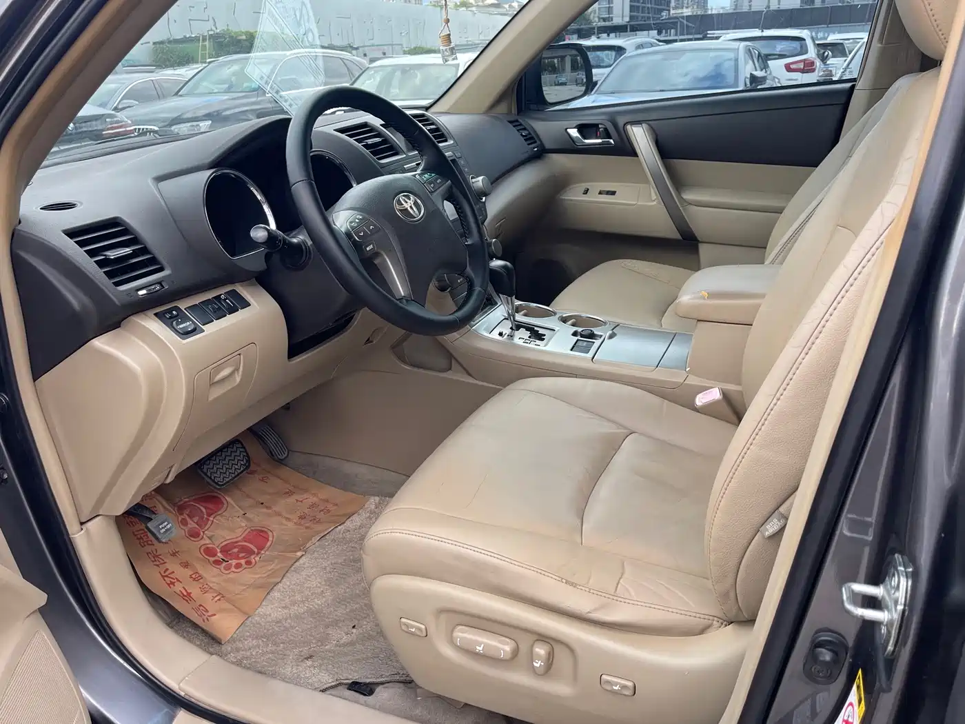 Фото 9 - Toyota Highlander