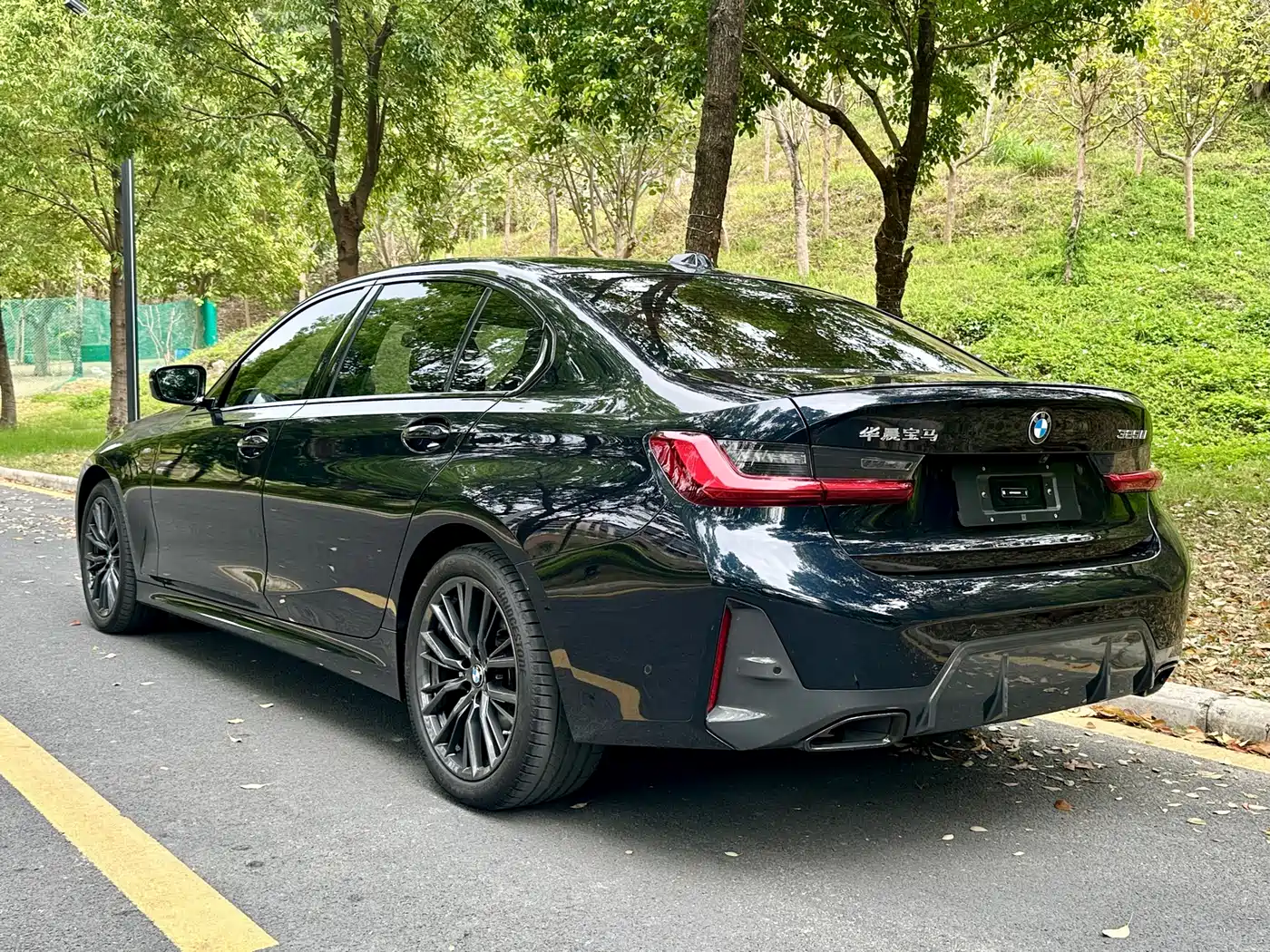 BMW 3 Series 2024 325Li M Sport Shadowline Package фото 5
