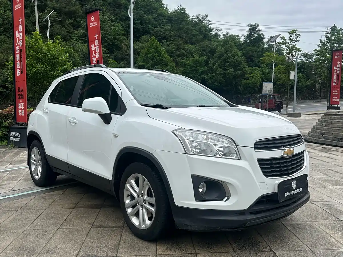 Chevrolet Trax 2016 1.4T Automatic 2WD Comfort Sunroof Edition фото 3