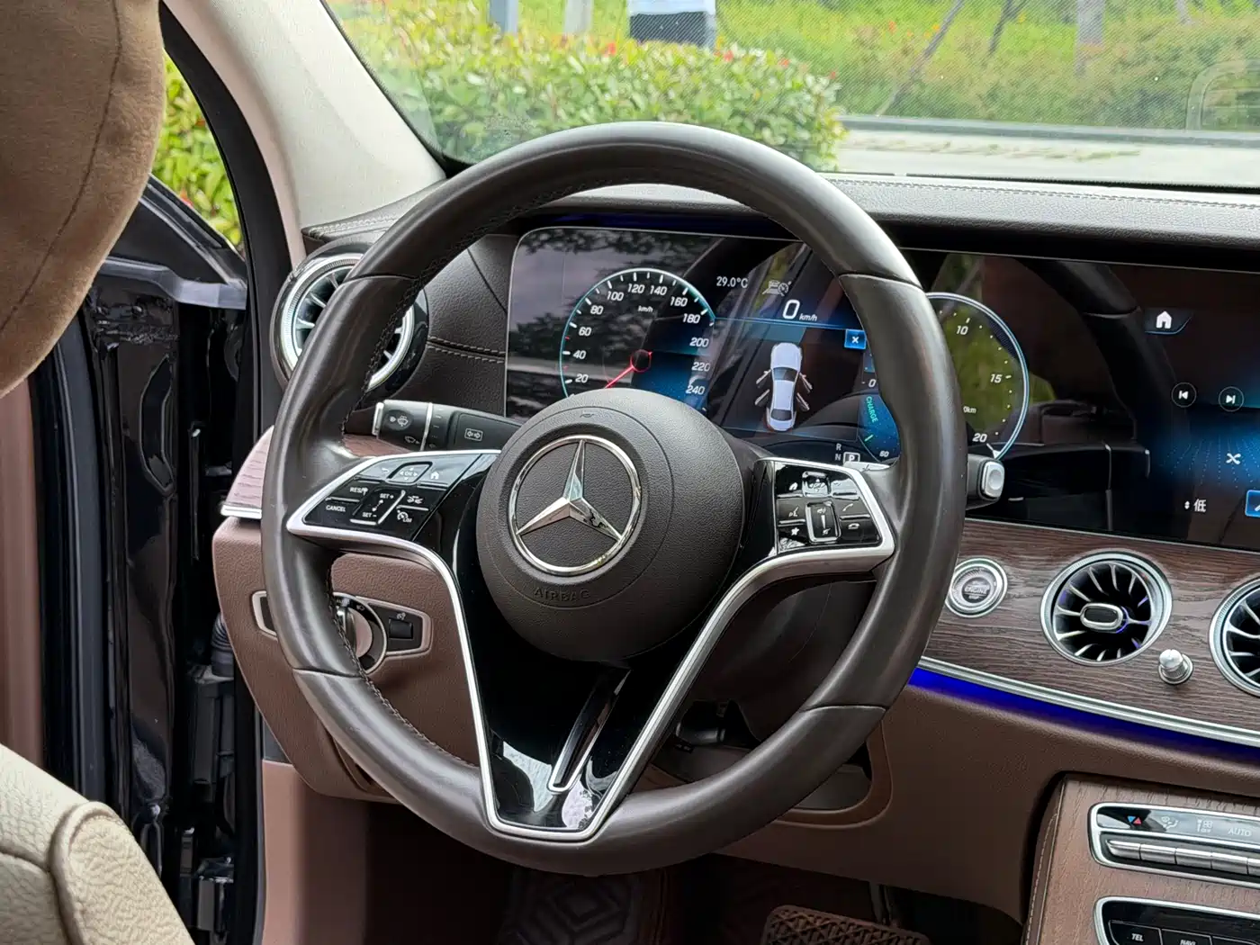 Mercedes-Benz E-Class 2022 Second Facelift E 300 L Luxury фото 10