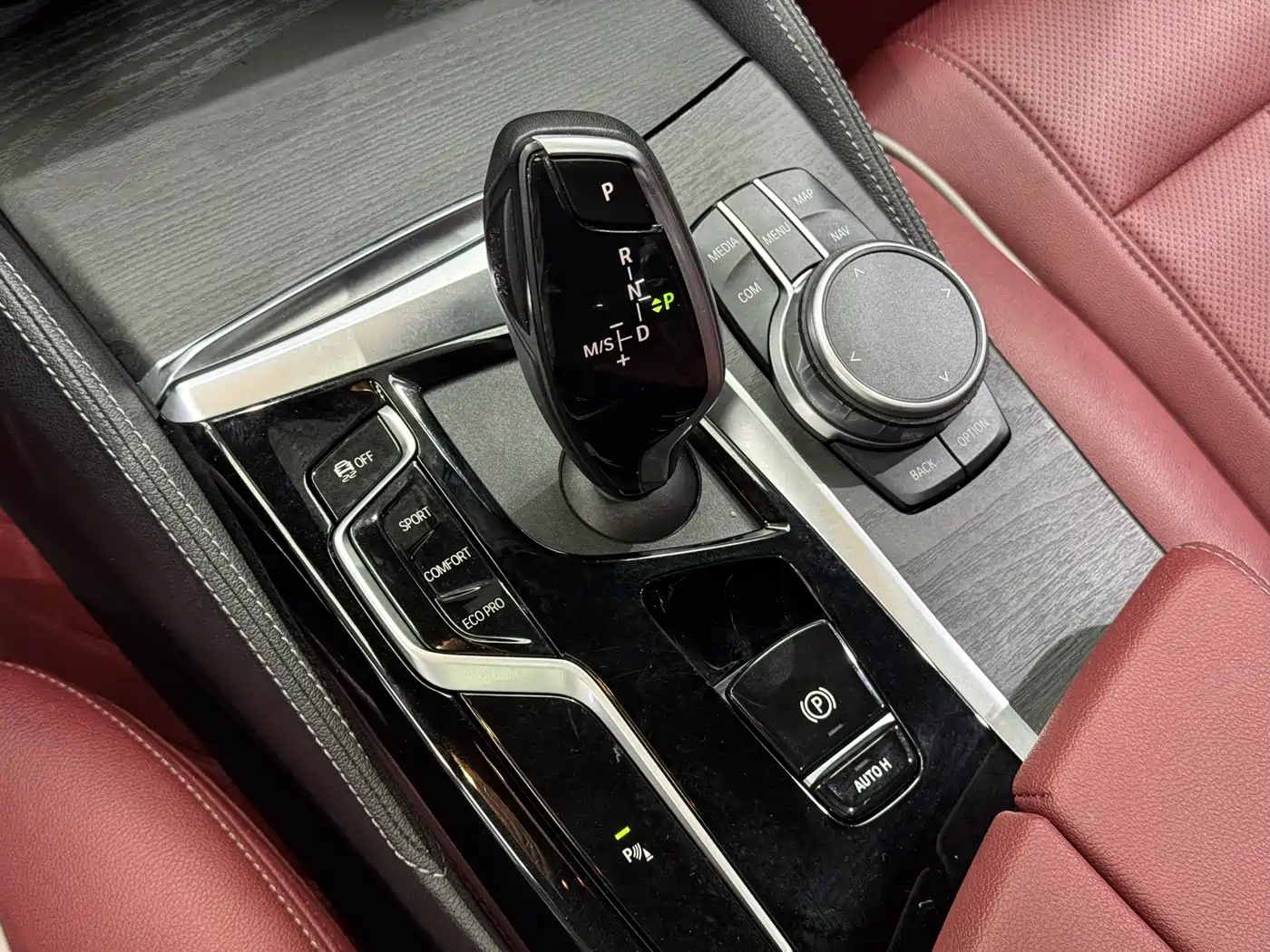 BMW 5 Series 2021 530Li Leading M Sport Package фото 12