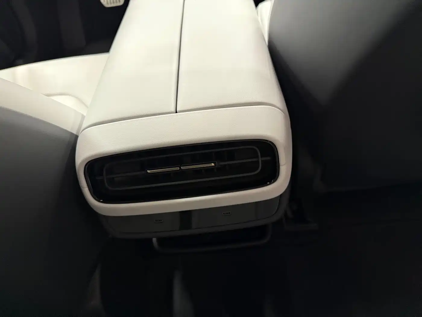 Xiaomi Auto Xiaomi SU7 2024 AWD Extended Range Advanced Smart Driving Max Edition фото 12