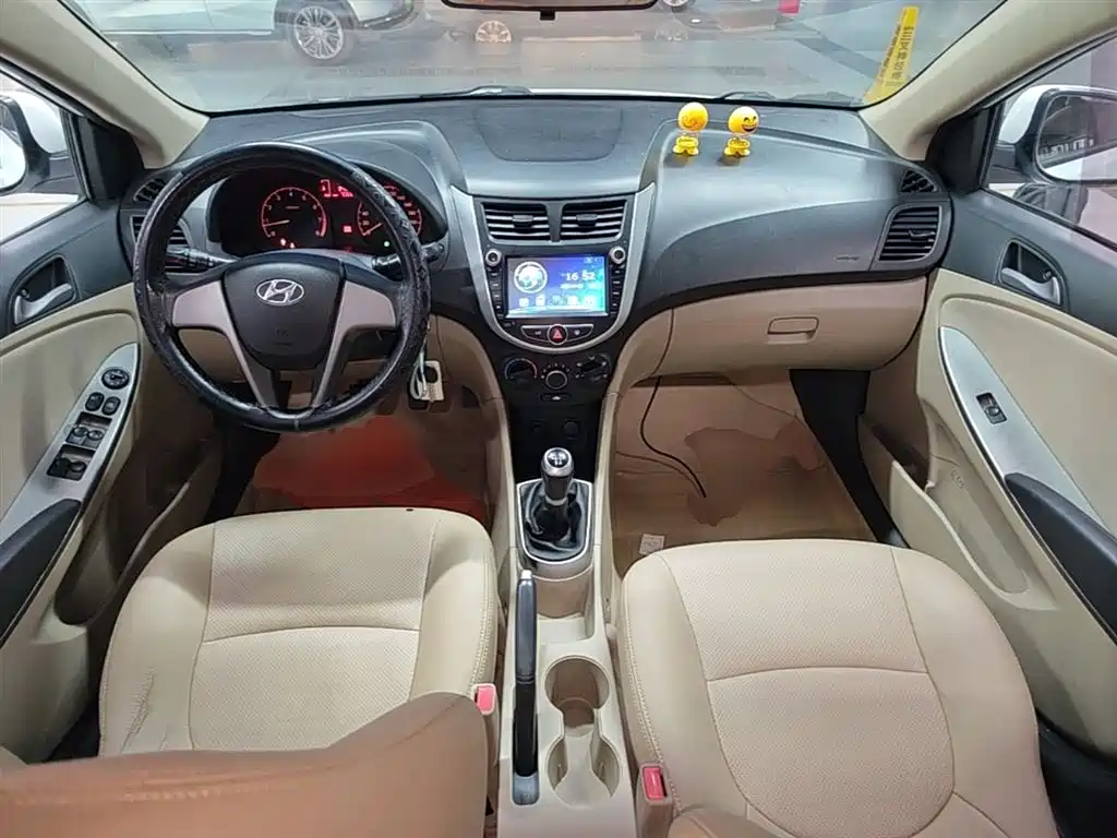 Hyundai Verna 2014 1.4L Manual Smart GLS фото 10