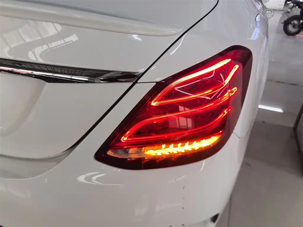 Mercedes-Benz C-Class 2017 Facelift C 200 Sport Edition фото 20