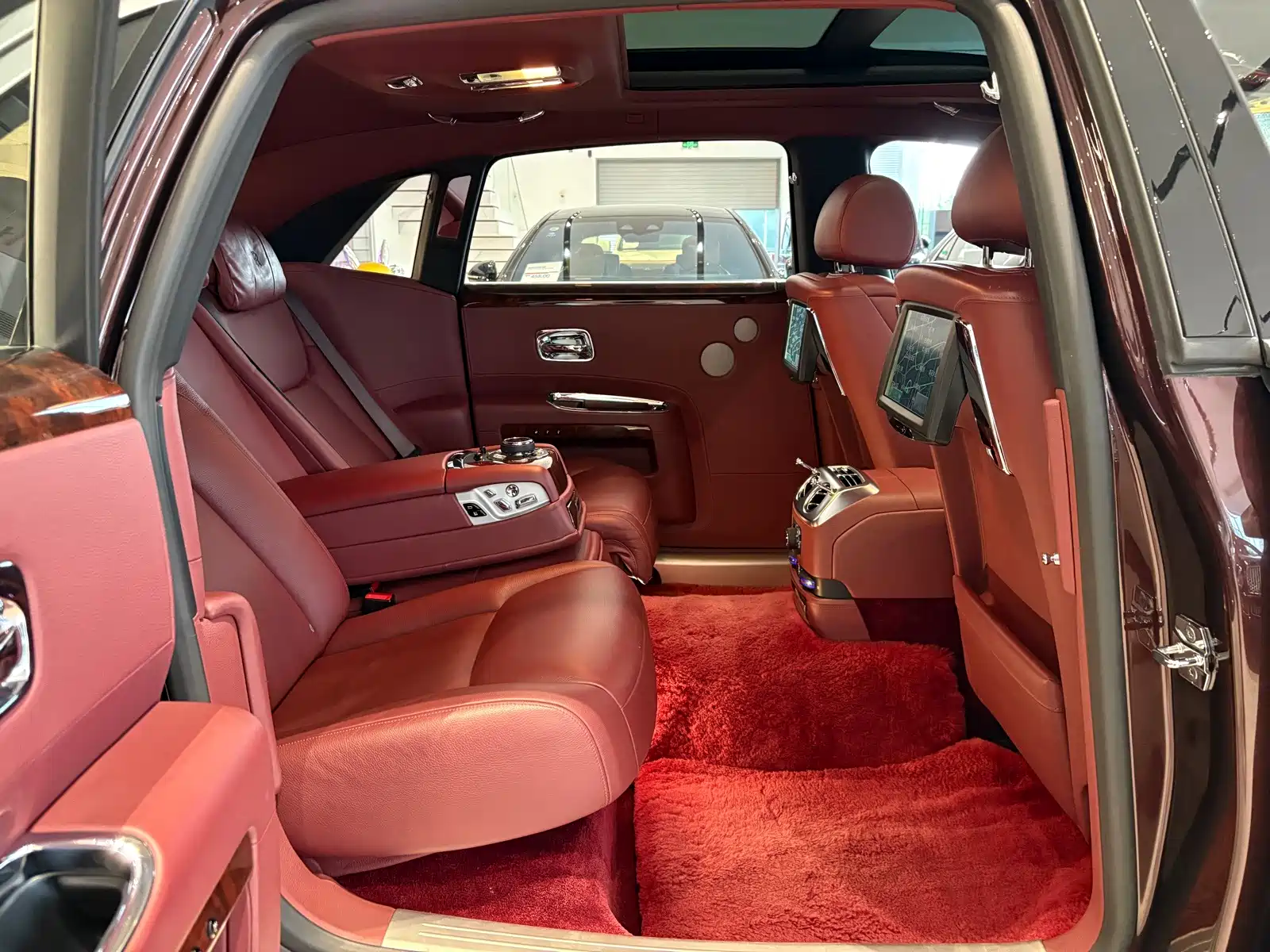 Фото 19 - Rolls-Royce Ghost