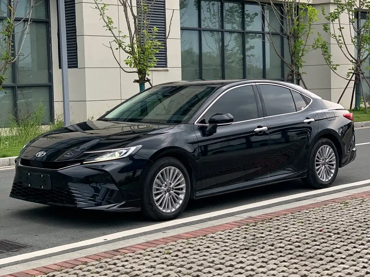 Toyota Camry 2024 2.0G Premium Edition