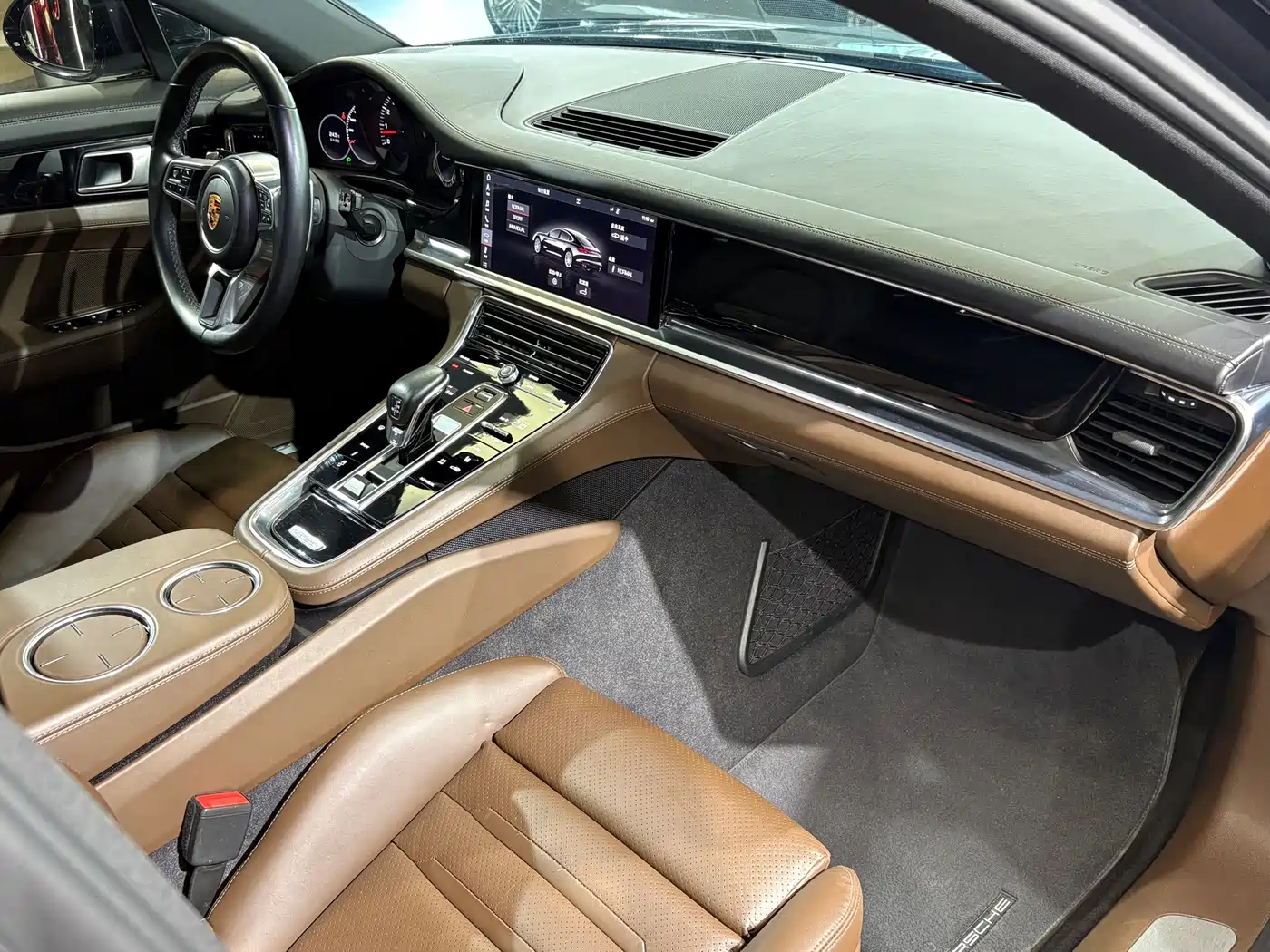 Porsche Panamera 2017 Panamera 4 Sport Turismo 3.0T фото 18