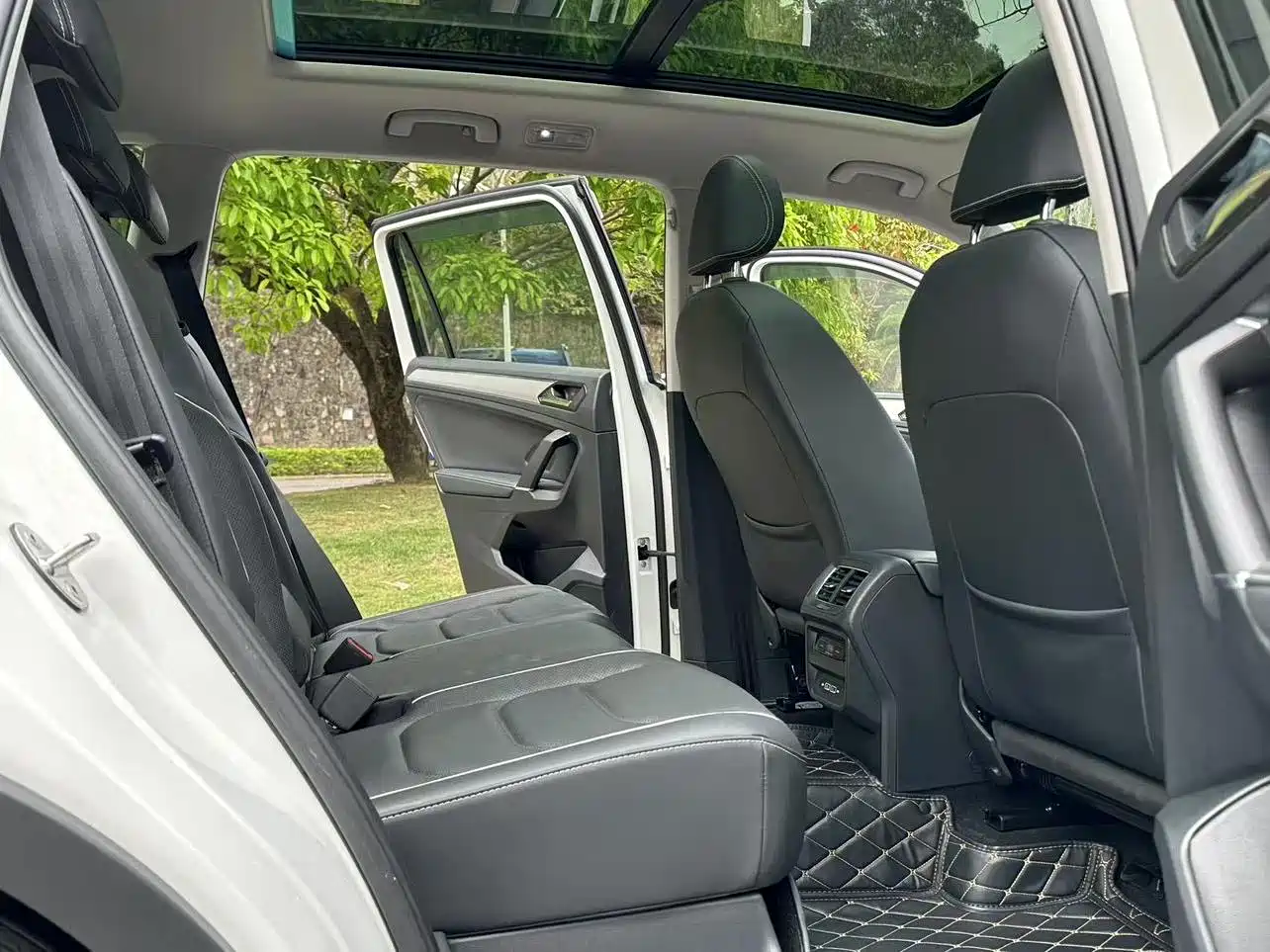 Volkswagen Tiguan L PHEV 2020 430PHEV Plug-in Hybrid Flagship Edition фото 9