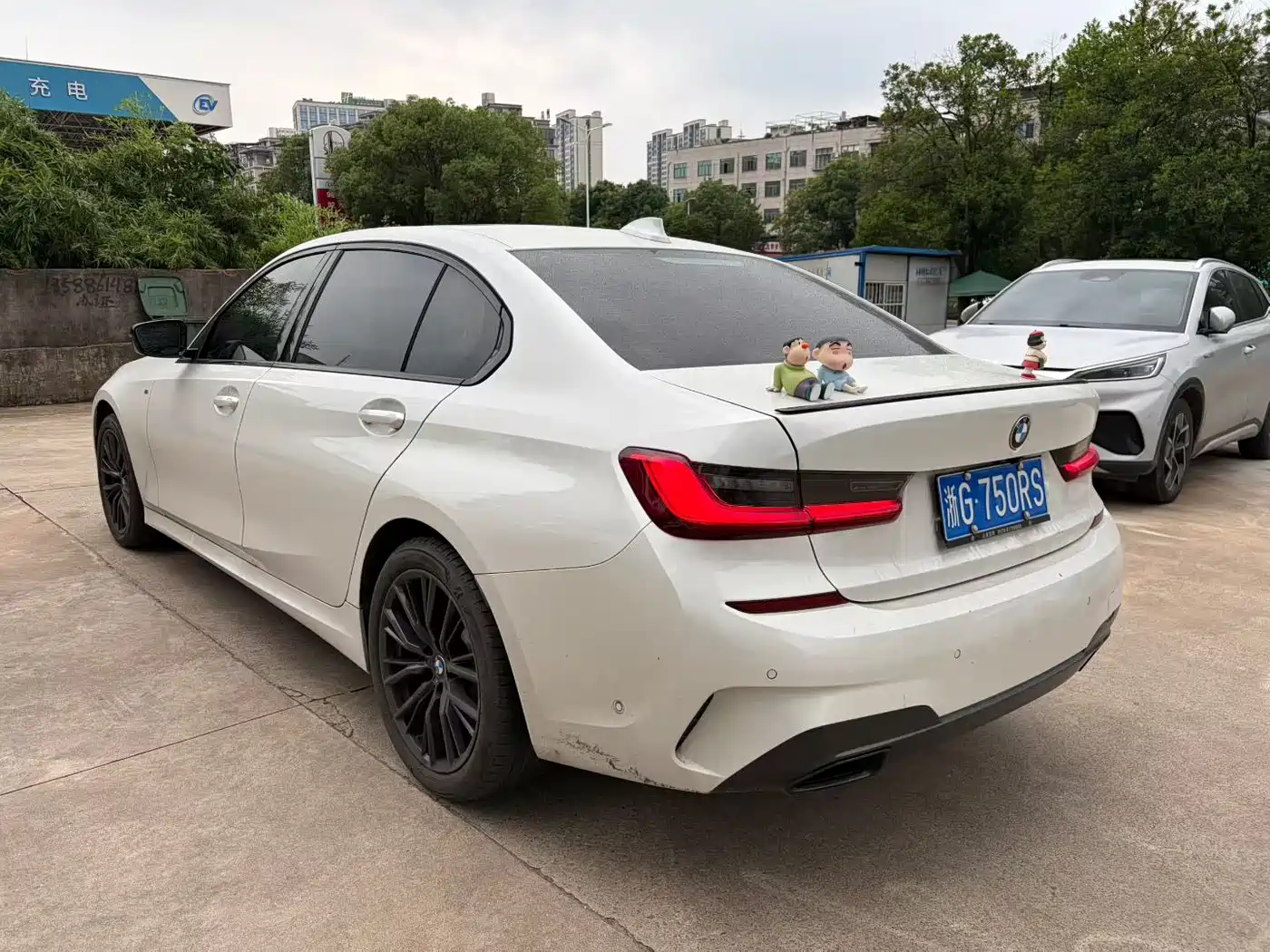 BMW 3 Series 2021 330Li xDrive M Sport Night Edition фото 4