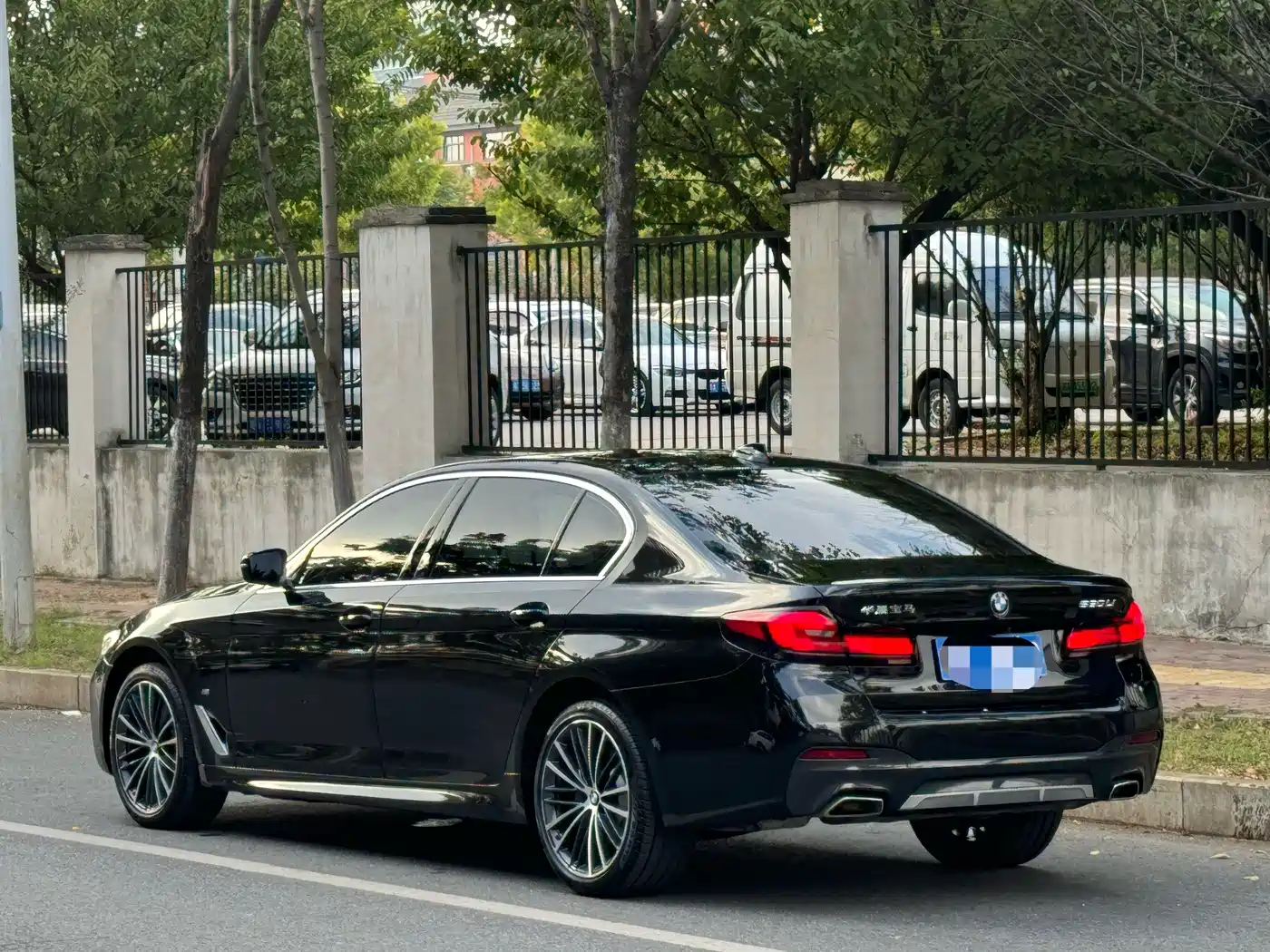 BMW 5 SERIES