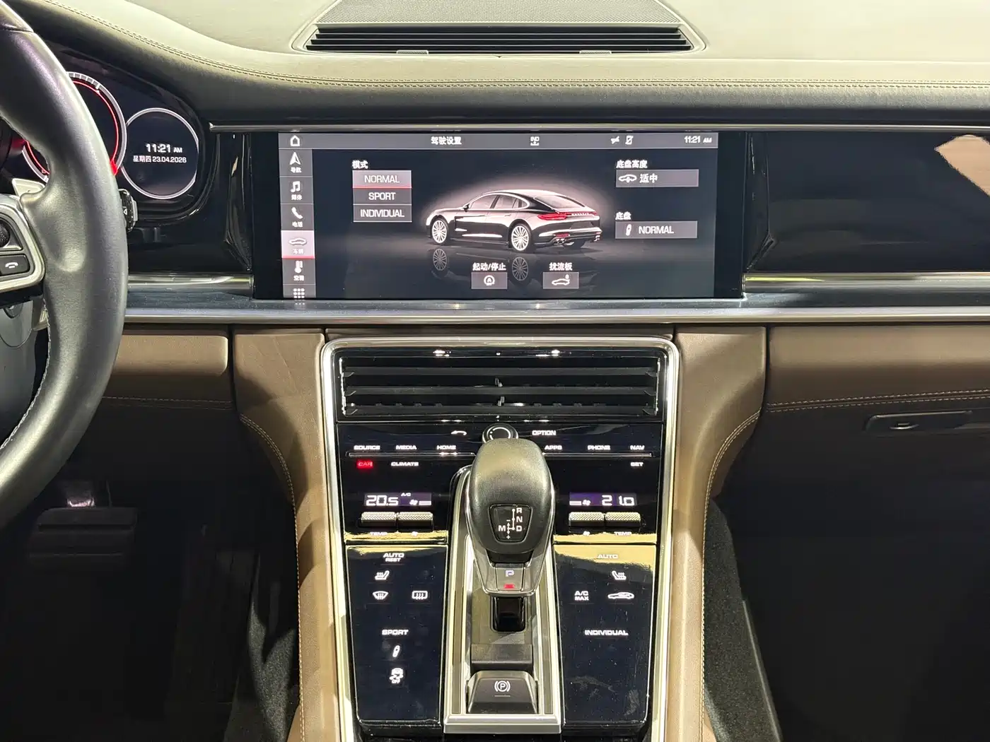Porsche Panamera 2017 Panamera 4 Sport Turismo 3.0T фото 9