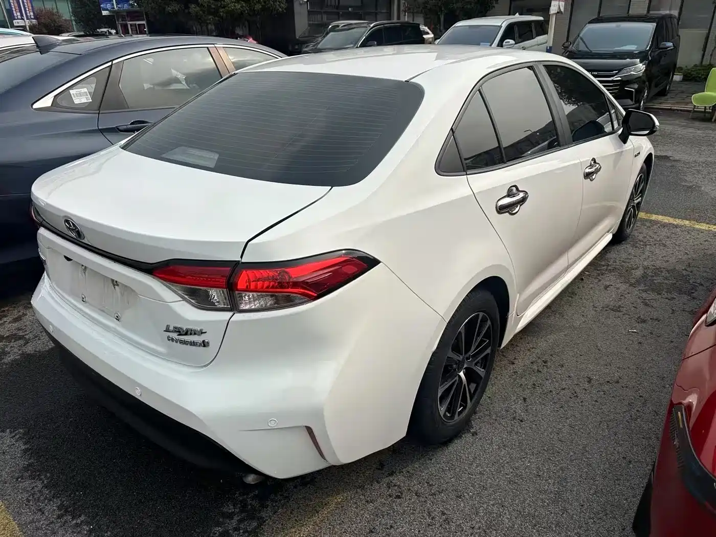 Toyota Levin 2022 Dual Engine 1.8H E-CVT Progressive Edition фото 3