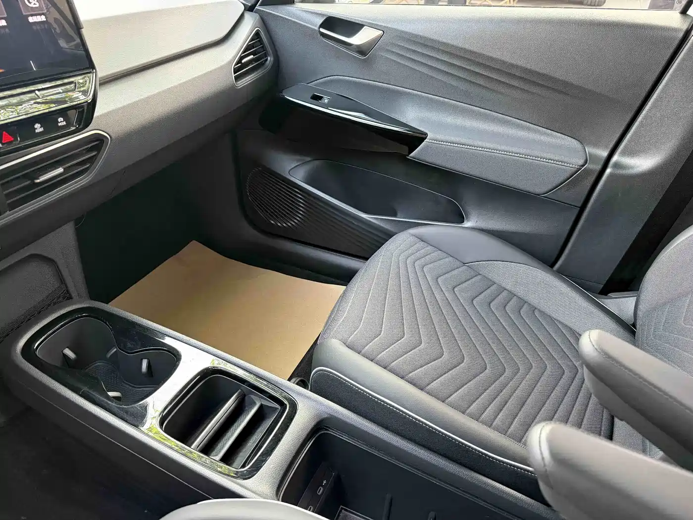 Volkswagen ID.3 2023 Pure Smart Edition фото 8