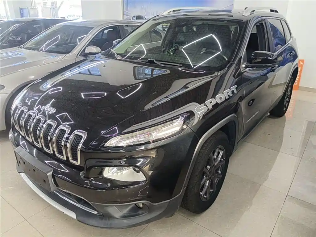 Jeep Cherokee 2020 2.0T 2WD Leading Edition