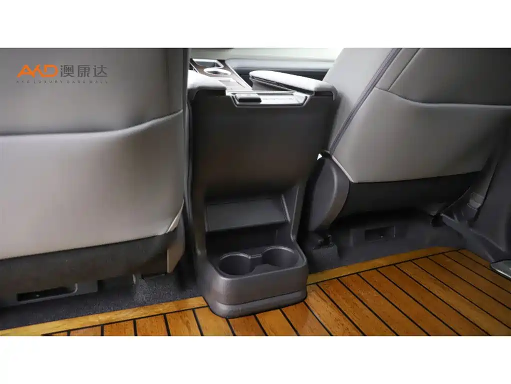 Toyota Sienna 2021 2.5L Hybrid Luxury Edition фото 10