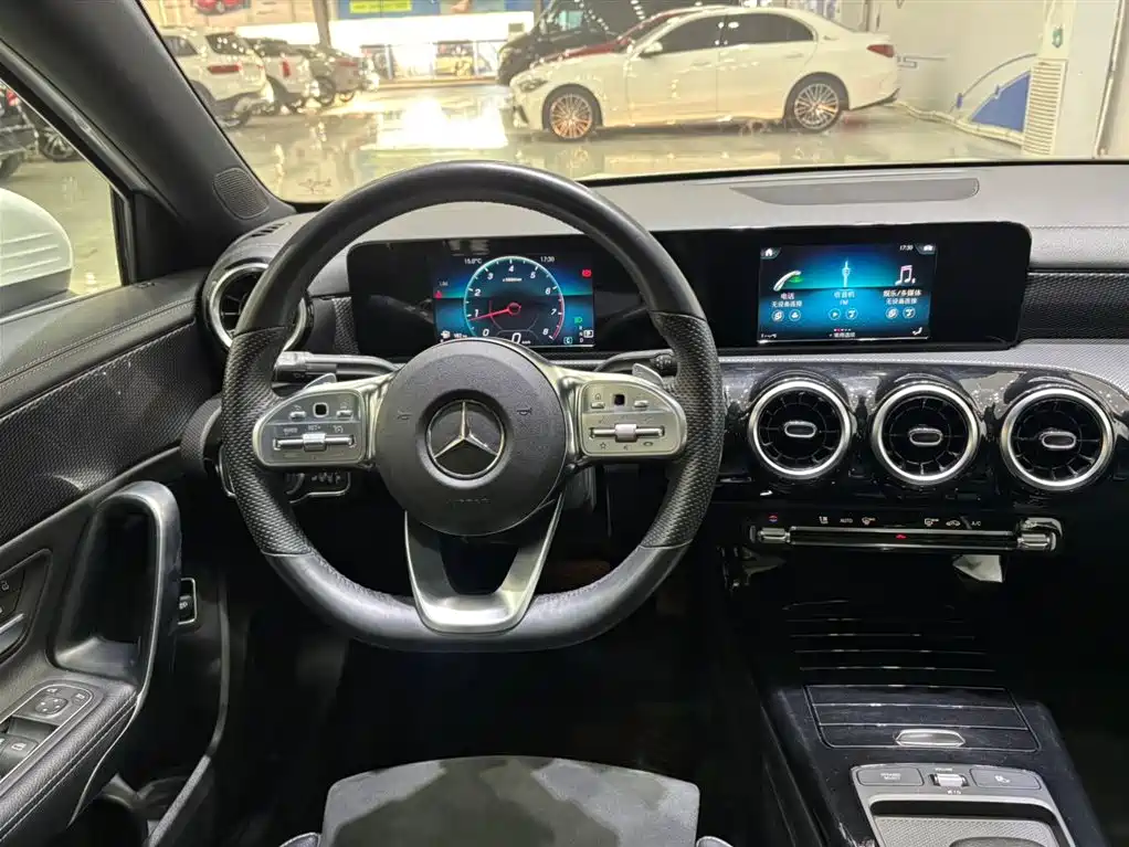 Mercedes-Benz A-Class 2019 A 180 L Sport Sedan фото 7