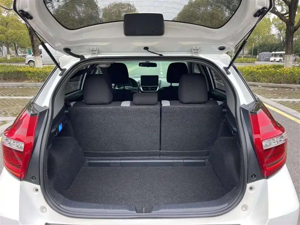 Toyota YARiS L Zhi Xuan 2021 1.5L CVT Leading Edition фото 9