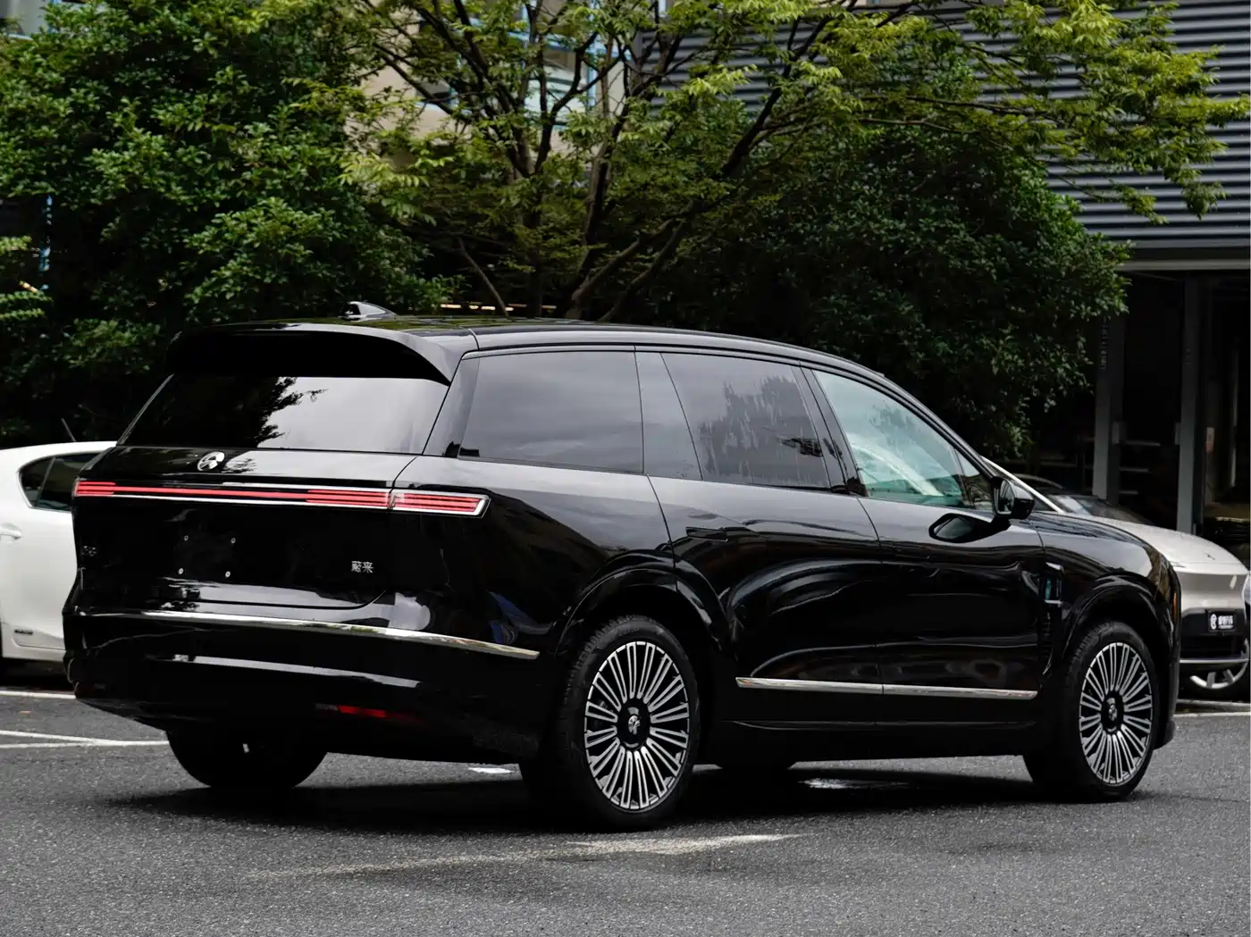 NIO ES8 2026 2025 Model 6-Seat Executive Luxury Edition