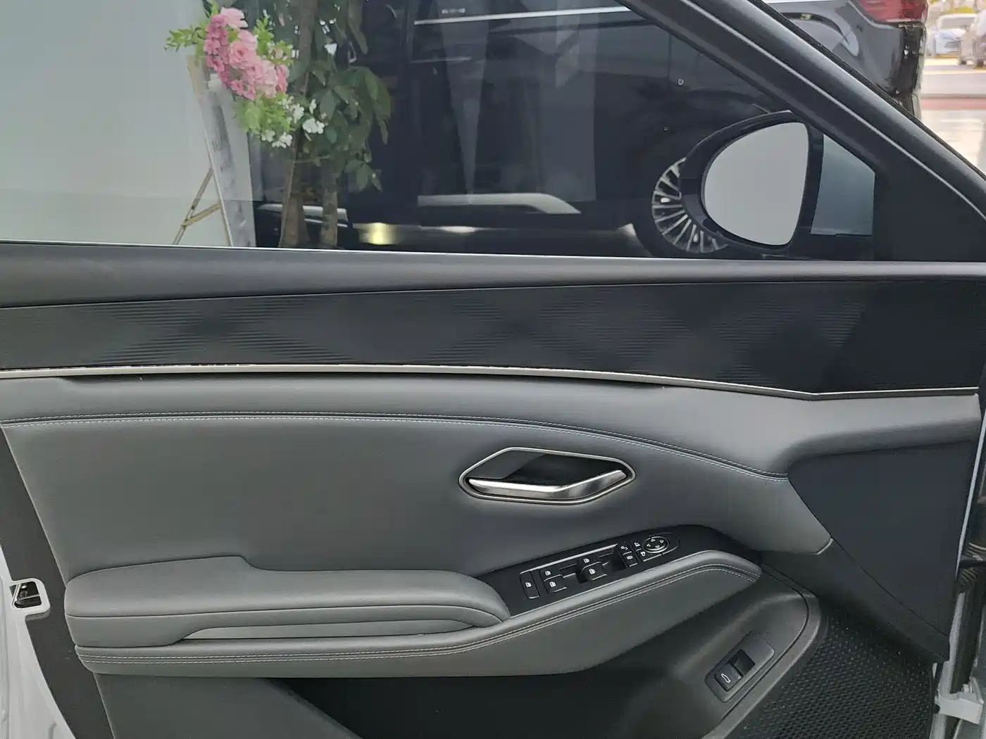 BYD Qin L 2024 DM-i 120KM Leading фото 17