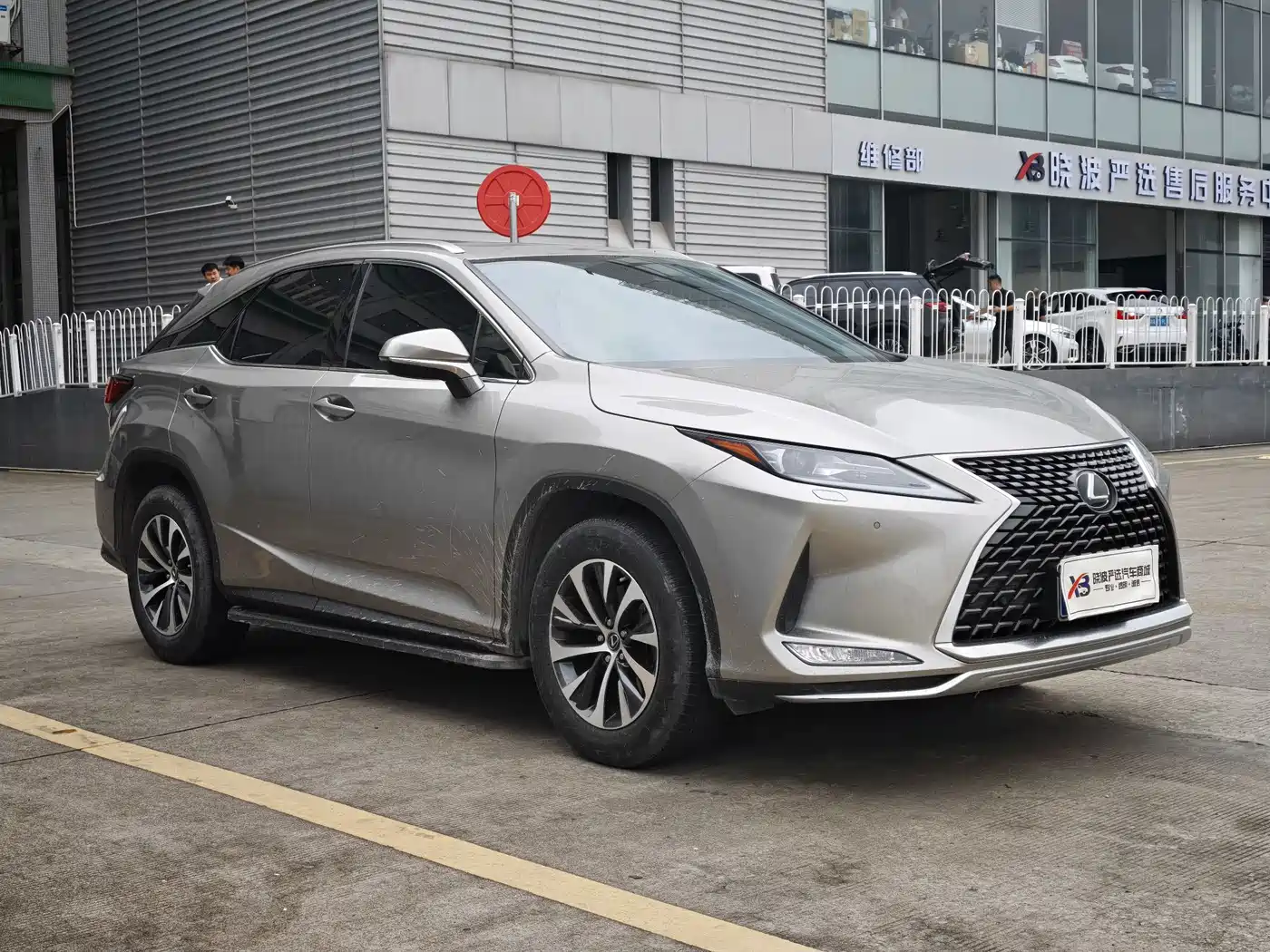 Lexus RX 2020 Facelift 300 2WD Comfort Edition фото 3