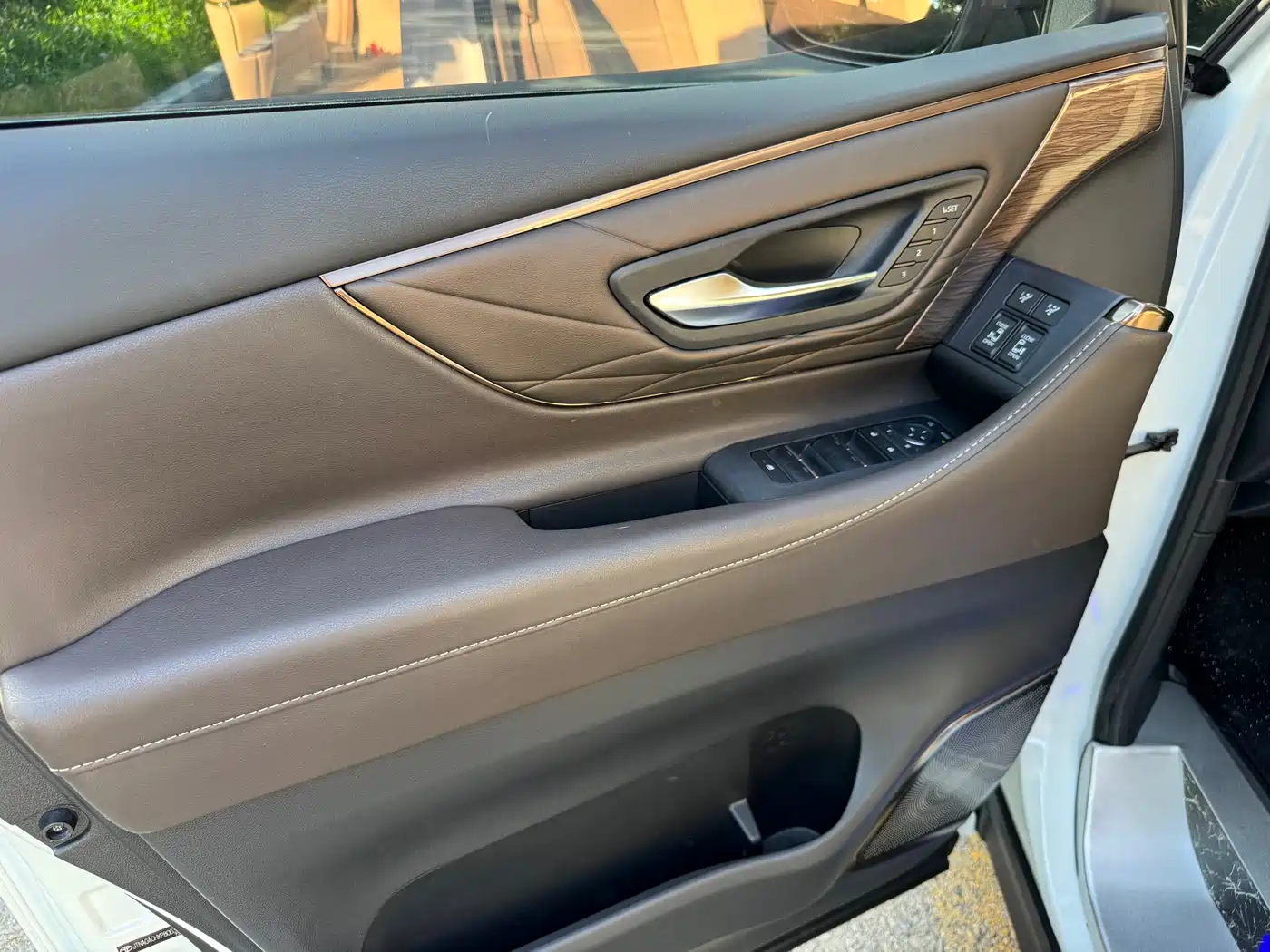 Toyota Vellfire 2024 Crown Hybrid 2.5L Executive Premium Edition фото 10