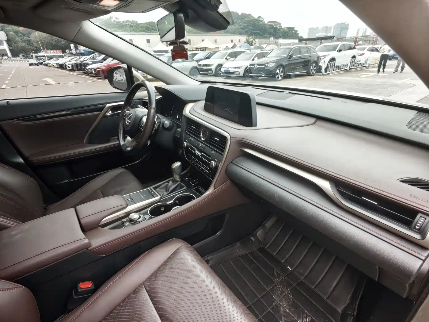 Lexus RX 2020 Facelift 300 2WD Comfort Edition фото 18