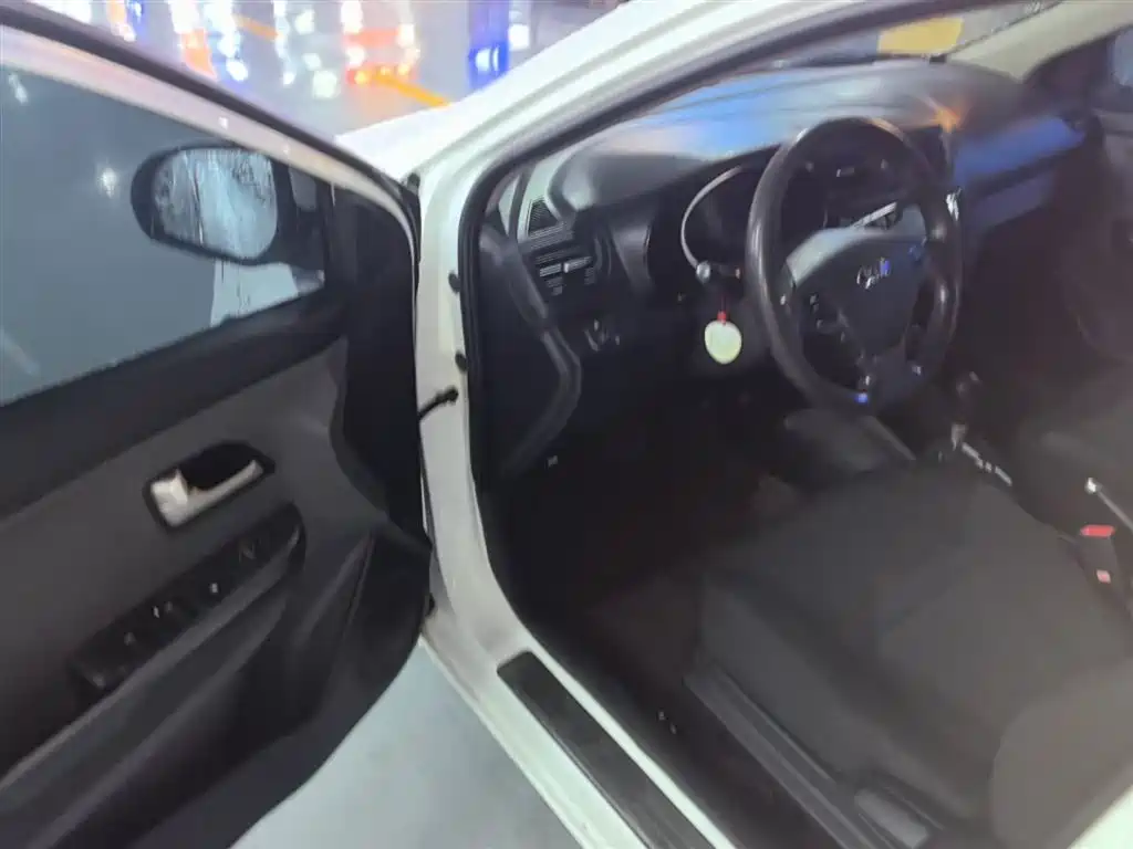 Kia K2 2015 Sedan 1.4L AT GLS фото 16