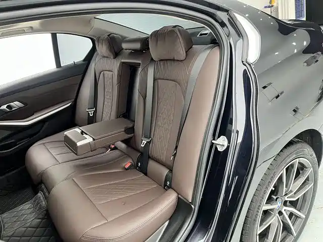 BMW 3 Series 2023 320Li M Sport Package фото 18