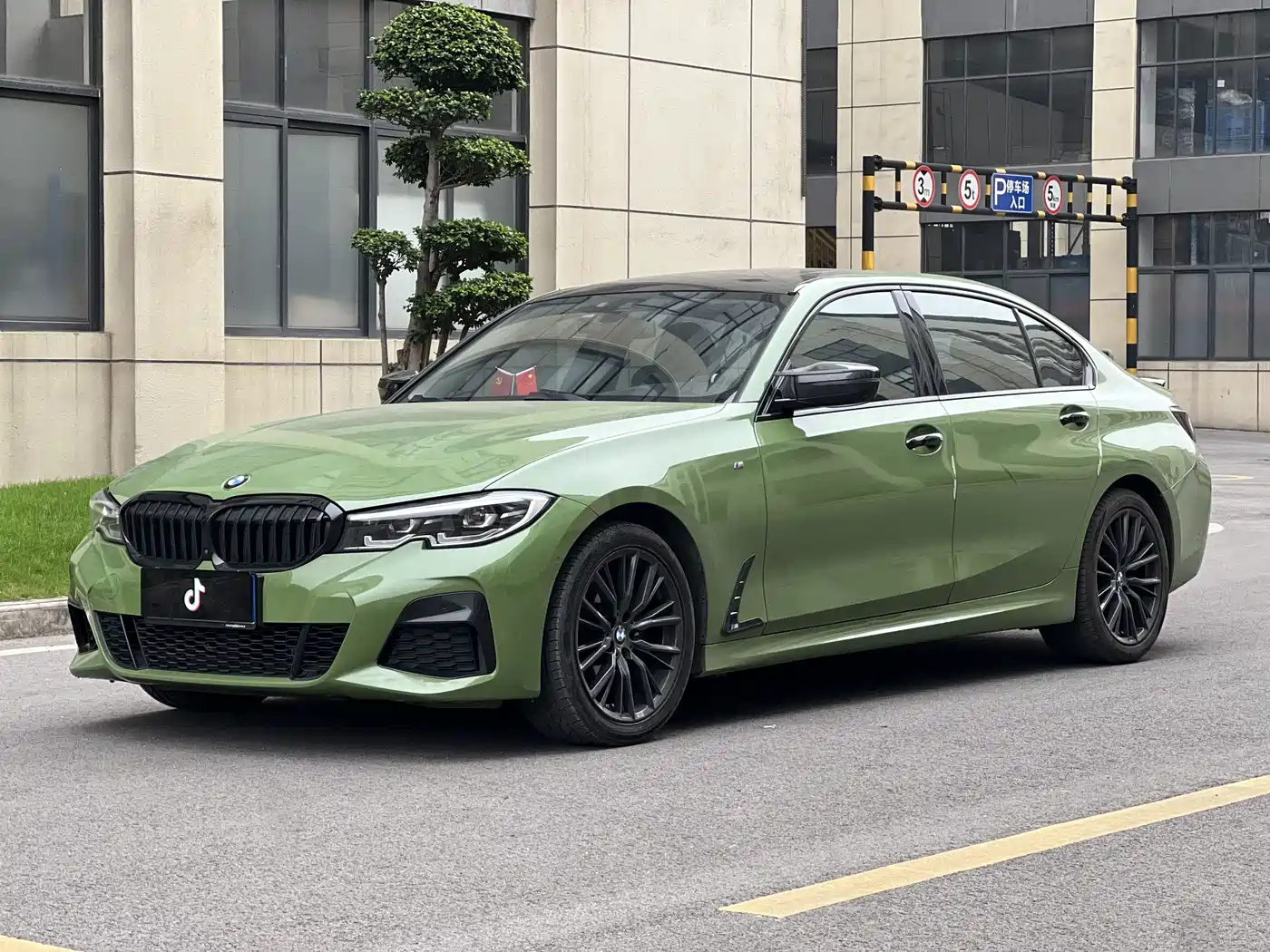 BMW 3 Series 2020 325Li M Sport Black Night Package