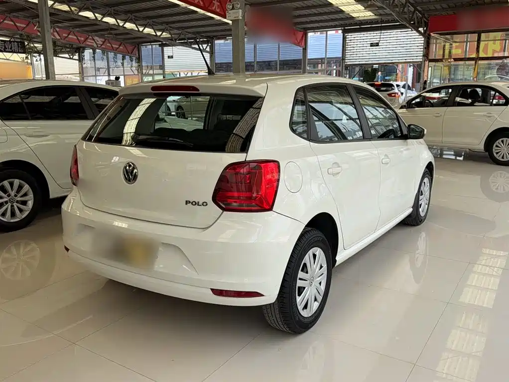Volkswagen Polo 2016 1.4L Automatic Trend фото 6