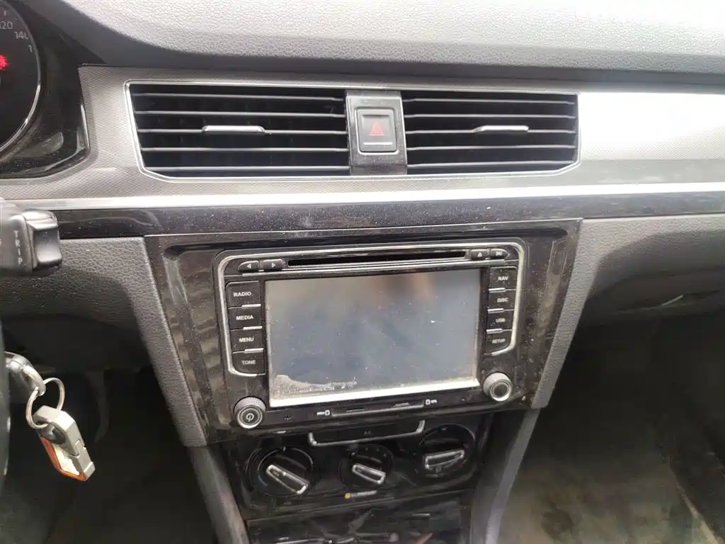 Volkswagen Bora 2016 Model 1.6L Manual Comfort фото 10