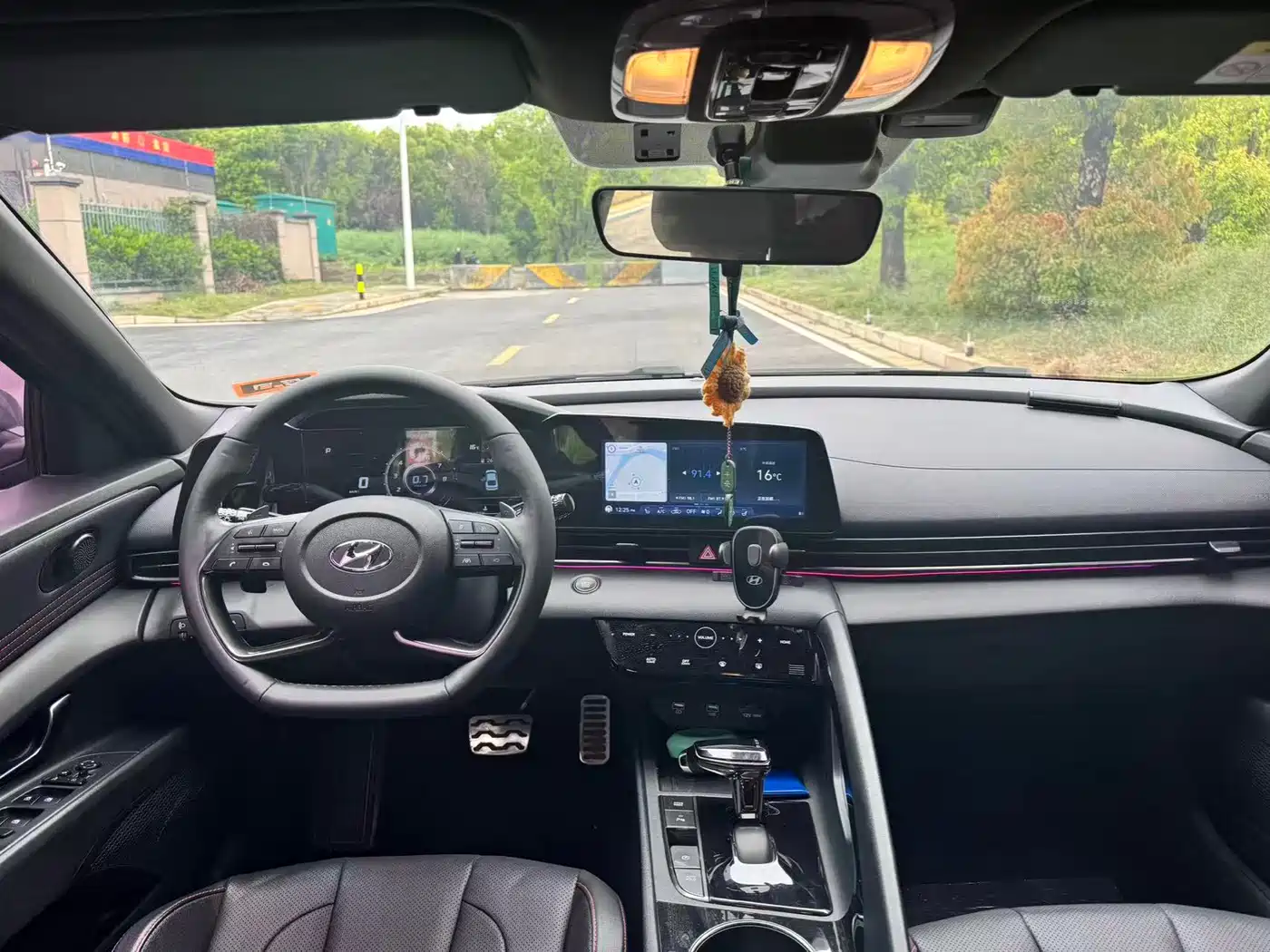 Hyundai Elantra 2022 240TGDi DCT LUX Premium Edition фото 8
