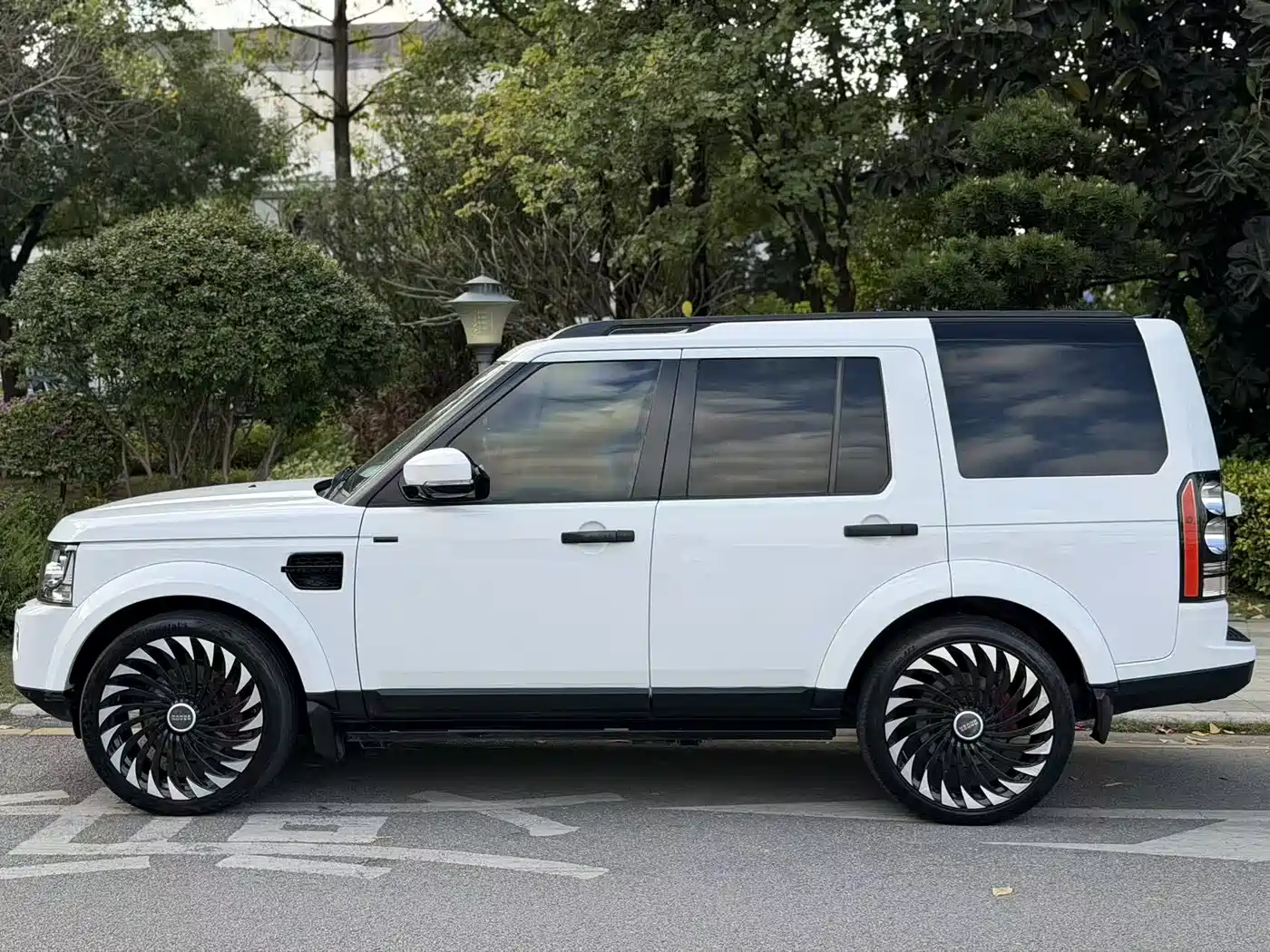 Land Rover Discovery 2012 3.0 SDV6 HSE Diesel фото 6