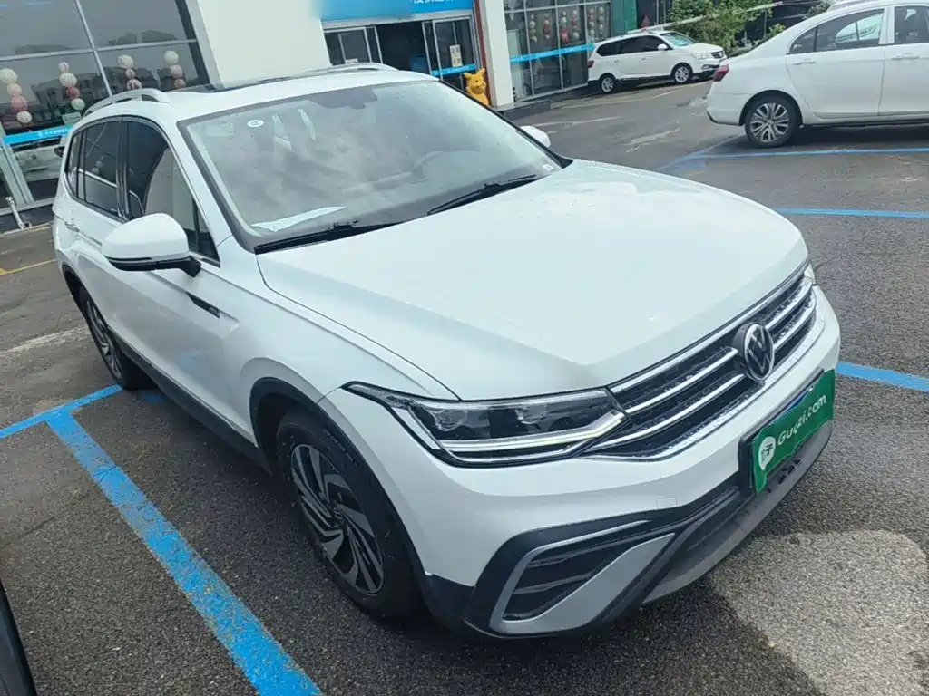 Фото 4 - Volkswagen Tiguan L
