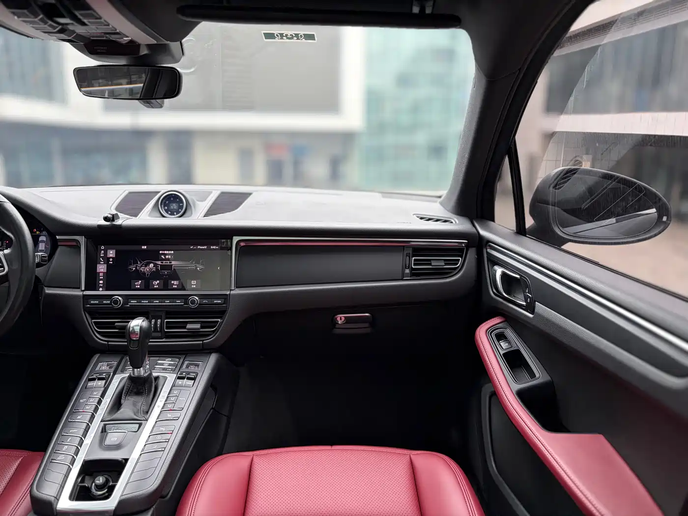 Porsche Macan 2018 Macan 2.0T фото 13