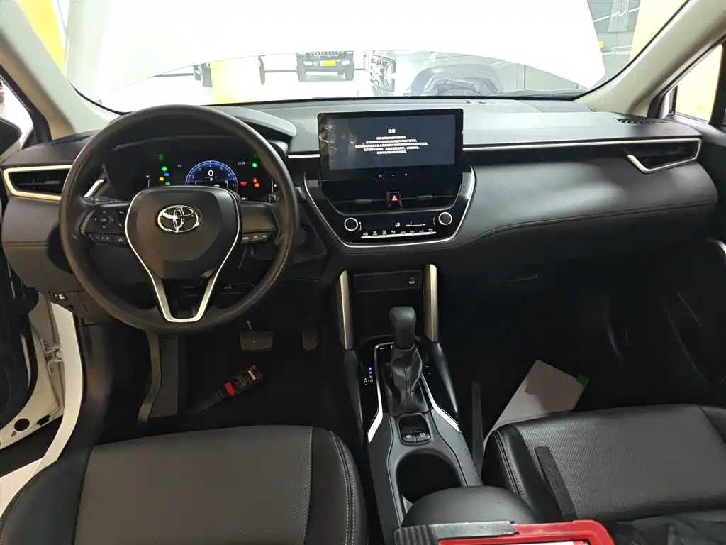 Toyota Frontlander 2024 2.0L CVT Elite Edition фото 6