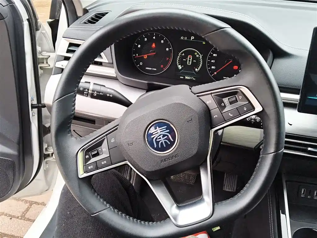 BYD Qin 2019 1.5L Automatic Prestige фото 7