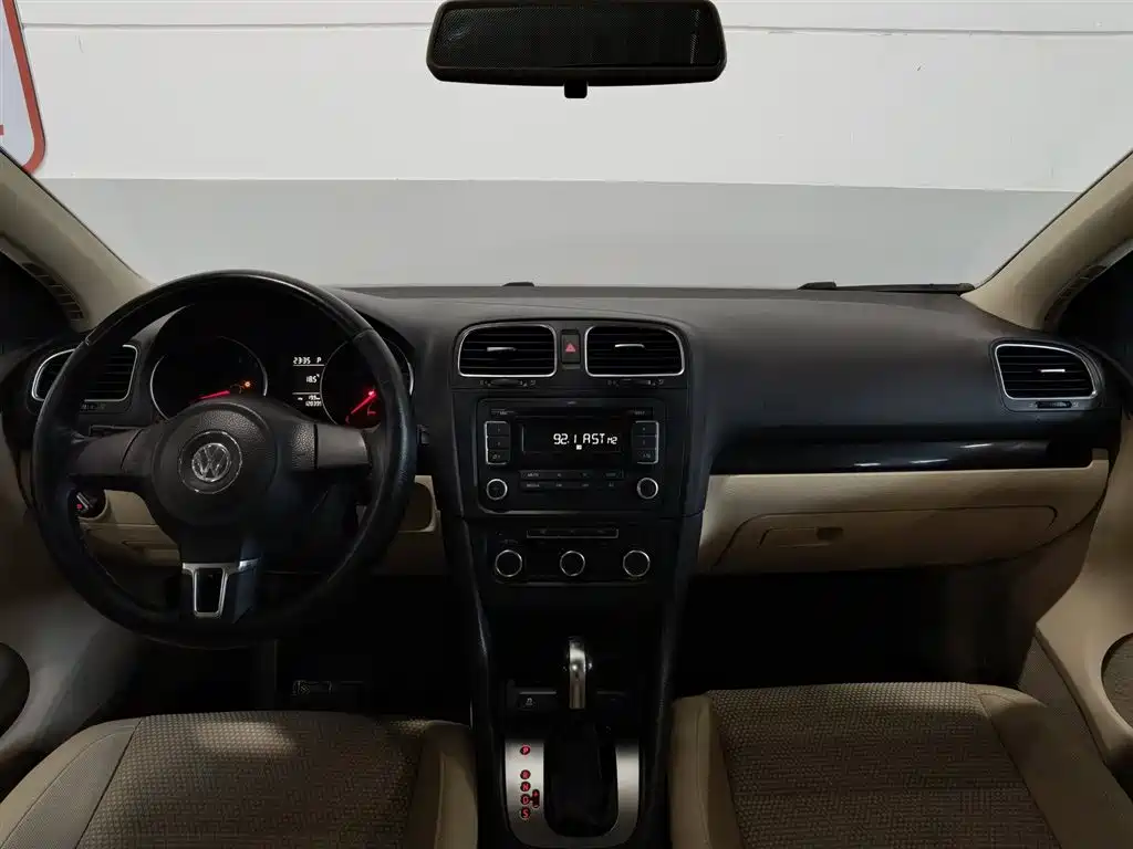 Volkswagen Golf 2012 1.6 Automatic Comfort Type фото 5