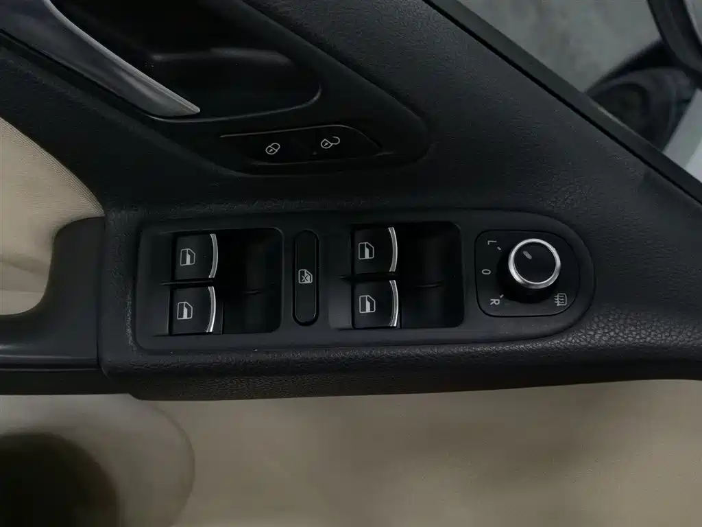 Volkswagen Golf 2012 1.6 Automatic Comfort Type фото 9
