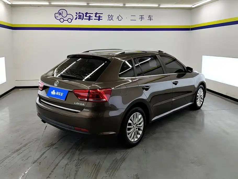 صورة 3 - Volkswagen Lavida Tour