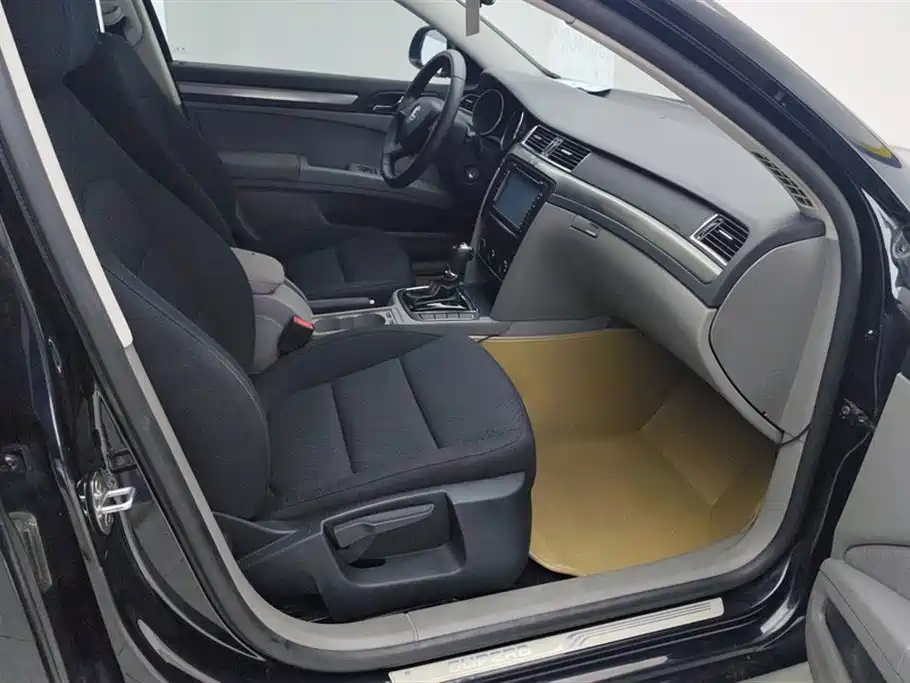 Škoda Superb 2013 1.4TSI DSG Gentleman Edition фото 8