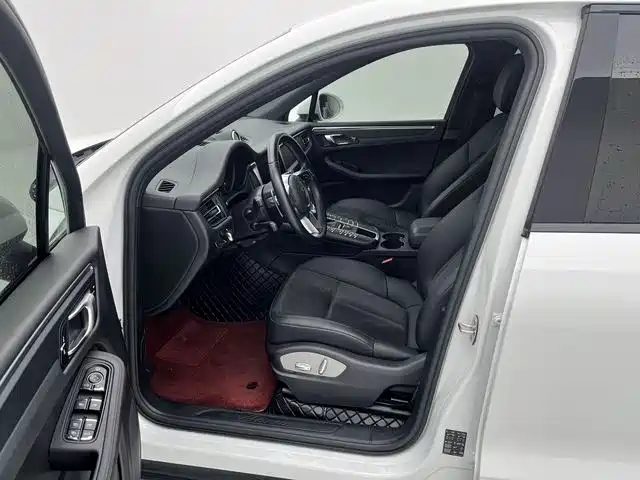 Porsche Macan 2020 Macan 2.0T фото 14