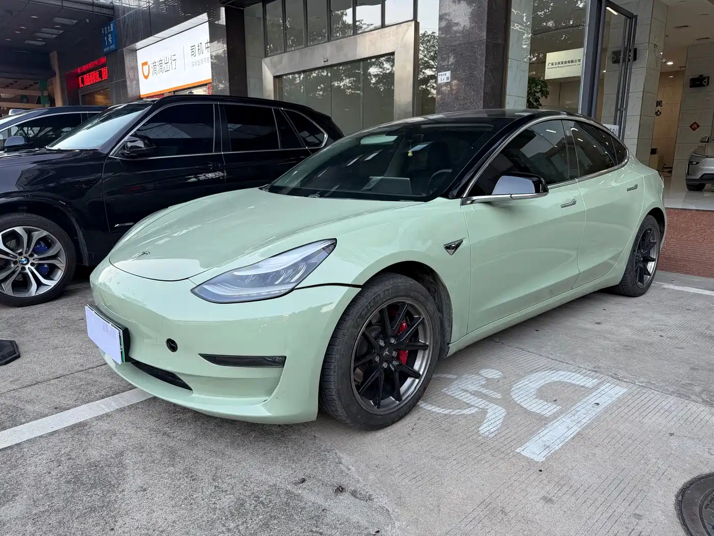 Tesla Model 3 (Import) 2019 Long Range All-Wheel Drive Edition